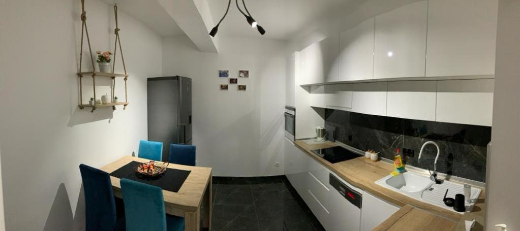 Apartman "Park" 利夫诺 外观 照片